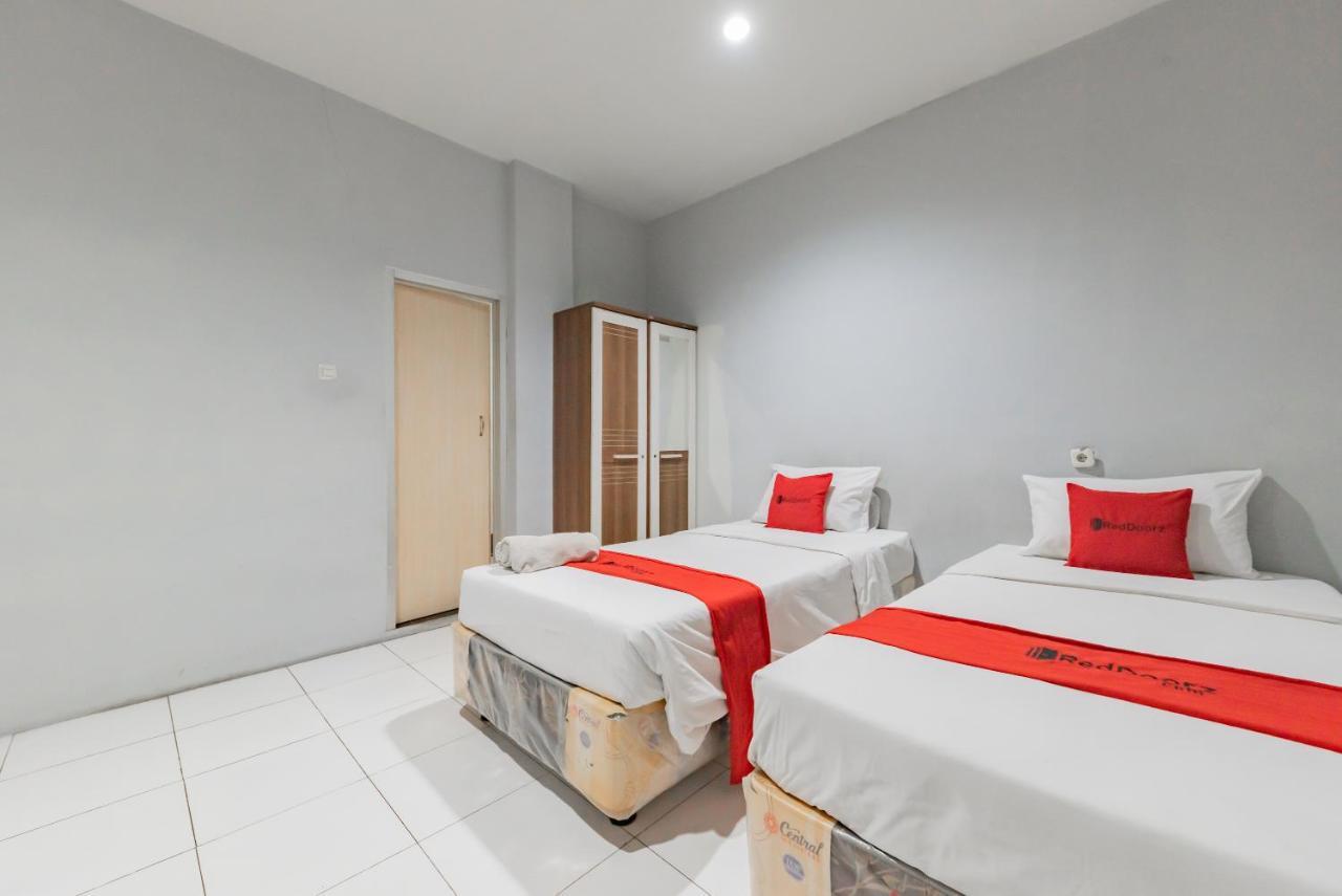 Reddoorz @ Pelajar Pejuang 3 Hotell Bandung Exteriör bild